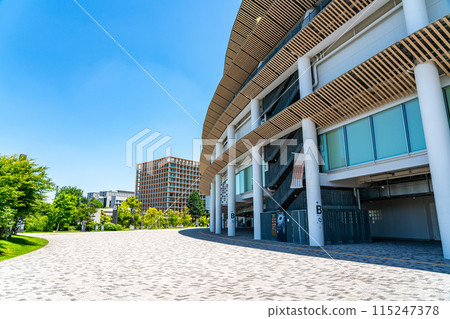[Tokyo] The New National Stadium under a refreshing blue sky 115247378