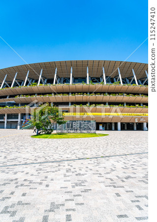 [Tokyo] The New National Stadium under a refreshing blue sky 115247410