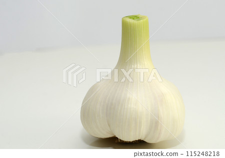 1 whole Japanese garlic with the skin on 115248218