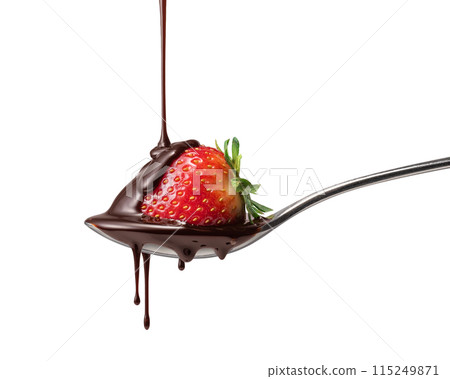 液體巧克力滴在湯匙上的草莓上 液體巧克力滴在湯匙上的草莓上 115249871