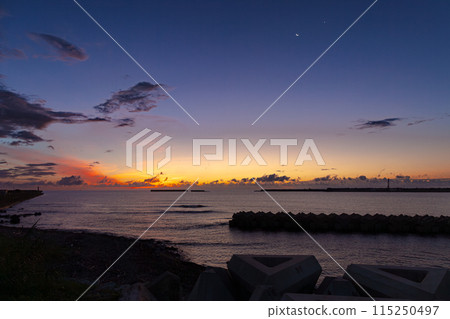 Morning glow, Yakushima, the island where the gods reside, in the offshore Alps (Summer) 115250497