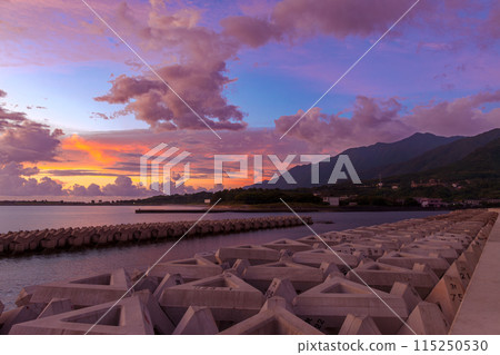 Morning glow, Yakushima, the island where the gods reside, in the offshore Alps (Summer) 115250530