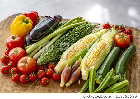 Colorful vegetables Vegetable set 115250559
