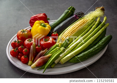 Colorful vegetables Vegetable set 115250581