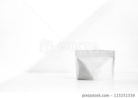 袋白色背景 袋白色背景 115251339