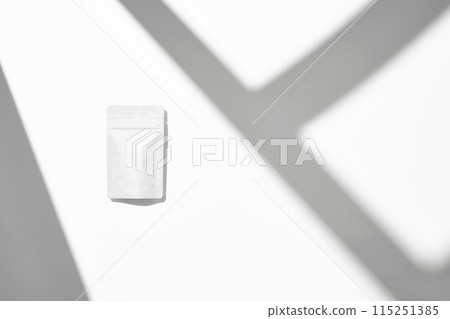 袋白色背景 115251385