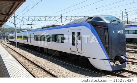 Fuji Excursion is a regular limited express service operated by JR East and Fuji Kyuko, between Shinjuku on the Chuo Line and Kawaguchiko on  Fujikyuko Line. 115253424