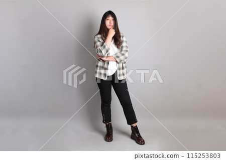 30s Asian woman 115253803