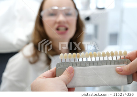 Testing whiteness of teeth of a patient Testing whiteness of teeth of a patient 115254326