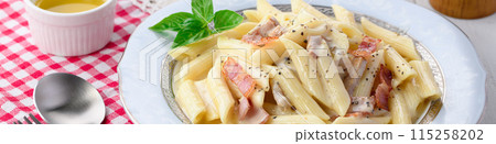 Penne Carbonara(鮮奶油和帕瑪森起司餘韻)濃鬱的雞蛋風味 Penne Carbonara(鮮奶油和帕瑪森起司餘韻)濃鬱的雞蛋風味 115258202