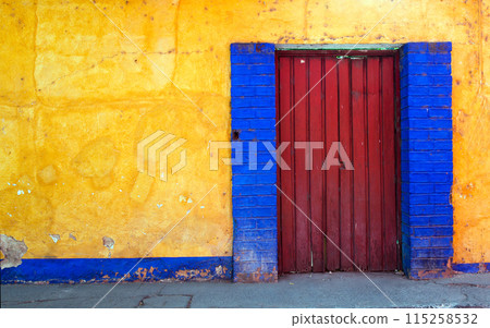 The door of the old The door of the old 115258532