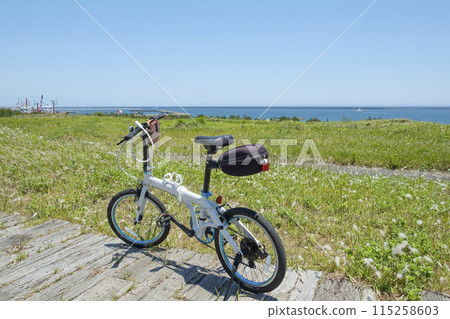 Cycling road with ocean view Cycling road with ocean view 115258603