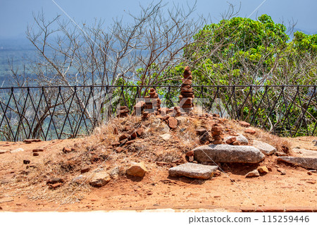 錫吉里亞 115259446