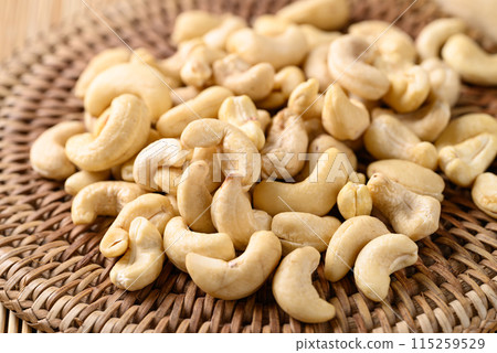 Raw cashew nuts, Food ingredient 115259529
