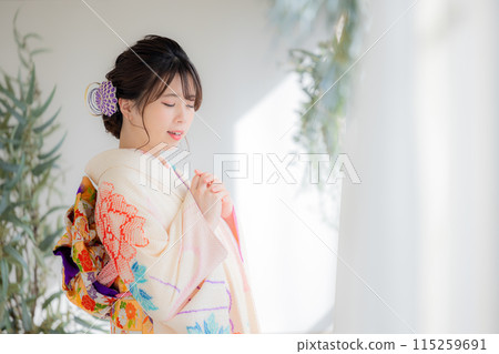 穿和服和服的女人肖像 穿和服和服的女人肖像 115259691