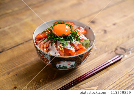 Salmon rice bowl 115259839