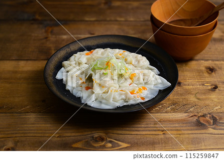 boiled gyoza  115259847