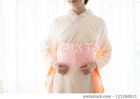 和服：穿著和服的女人 115260013