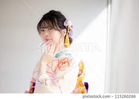 穿和服和服的女人肖像 穿和服和服的女人肖像 115260266