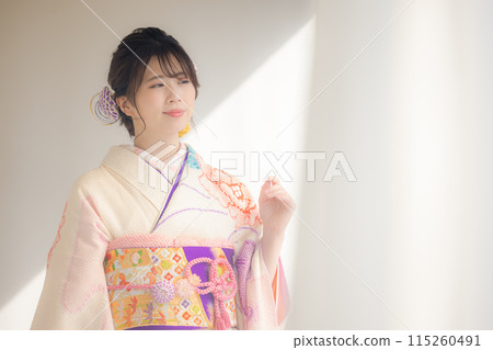 穿和服和服的女人肖像 115260491