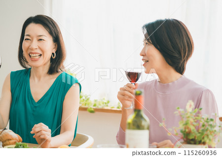 紅酒 女生 女孩 115260936