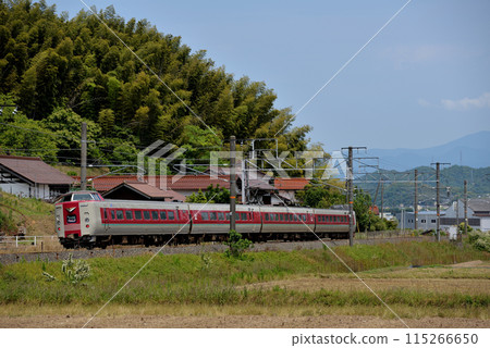 山陰本線運行的381系L特急八雲18號 115266650