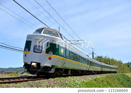 山陰本線運行的381系L特急八雲18號 115266660