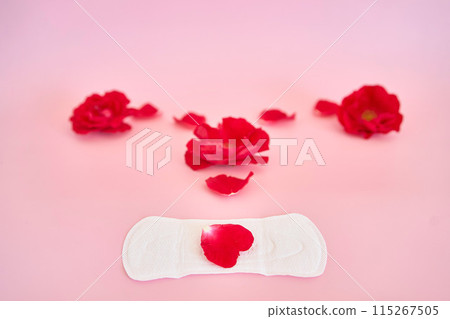 woman's uterus, red roses, menstruation 115267505