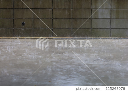 Heavy rain and splashes Heavy rain and splashes 115268076