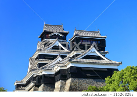 [熊本縣] 熊本城的晴空（大天守閣和小天守閣） 115268292