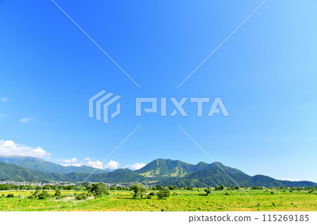 View of Mount Takayashiro from the roadside station Hana no Eki Chikuma River area (Iiyama City/Kijimadaira Village, Nagano Prefecture) [June 2024] 115269185