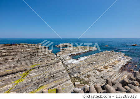 Washing Rocks on Koitsu Coast (Koitsu Town, Izumo City, Shimane Prefecture) 115269318