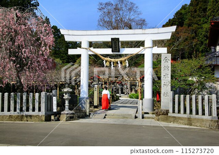 The god of prosperity in business and good fortune... "Kanahebi-sui Shrine" in Iwanuma City, Miyagi Prefecture 115273720