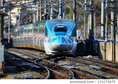 Tohoku Shinkansen bottleneck...E5 series Shinkansen passing through the at-grade intersection at Fukushima Station Tohoku Shinkansen bottleneck...E5 series Shinkansen passing through the at-grade intersection at Fukushima Station 115275679