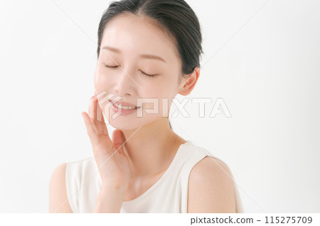 女性檢查你的皮膚 女性檢查你的皮膚 115275709