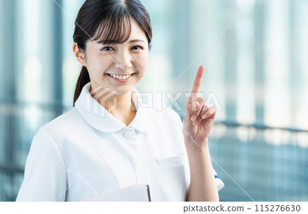 年輕的女護士。 115276630