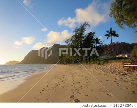 Waimanalo Beach in the early morning light Waimanalo Beach in the early morning light 115278845