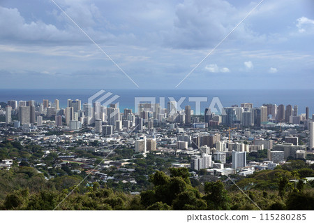 Honolulu cityscape, roads, buildings 115280285