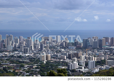 Honolulu cityscape, roads, buildings 115280286