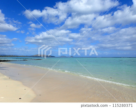 Beach next to Pahonu Pond Beach next to Pahonu Pond 115280371