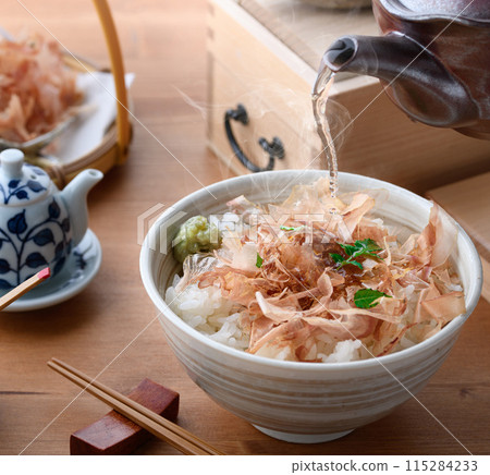 茶泡飯:將茶倒在飯上(nekomanma) 茶泡飯:將茶倒在飯上(nekomanma) 115284233