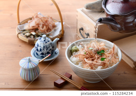茶泡飯:將茶倒在飯上(nekomanma) 茶泡飯:將茶倒在飯上(nekomanma) 115284234