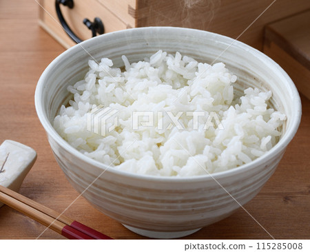 Freshly cooked rice (white rice) 115285008