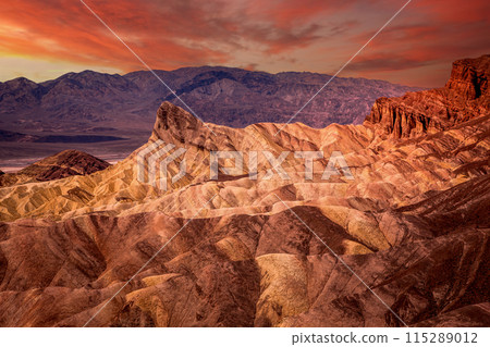 Zabriskie point, death valley, california, usa 115289012