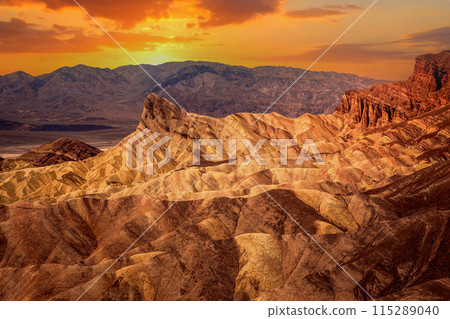 Zabriskie point, death valley, california, usa 115289040