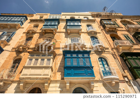 Maltese house in Valletta, the capital of Malta. 115290971