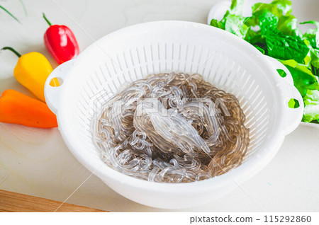 Boiled sweet potato vermicelli 115292860