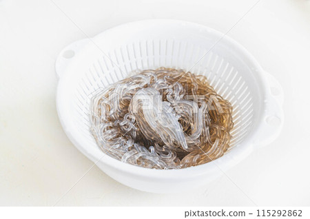 Boiled sweet potato vermicelli 115292862