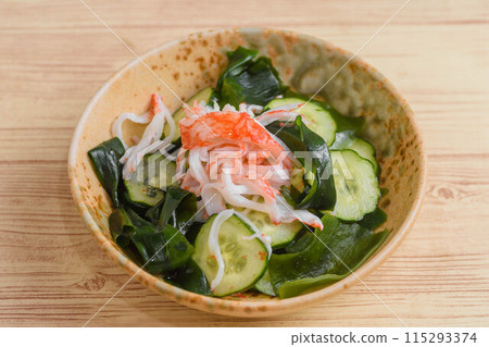 醃黃瓜、蟹棒、裙帶菜 115293374