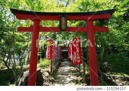 逗子市龜岡八幡宮萬永稻荷 逗子市龜岡八幡宮萬永稻荷 115294157